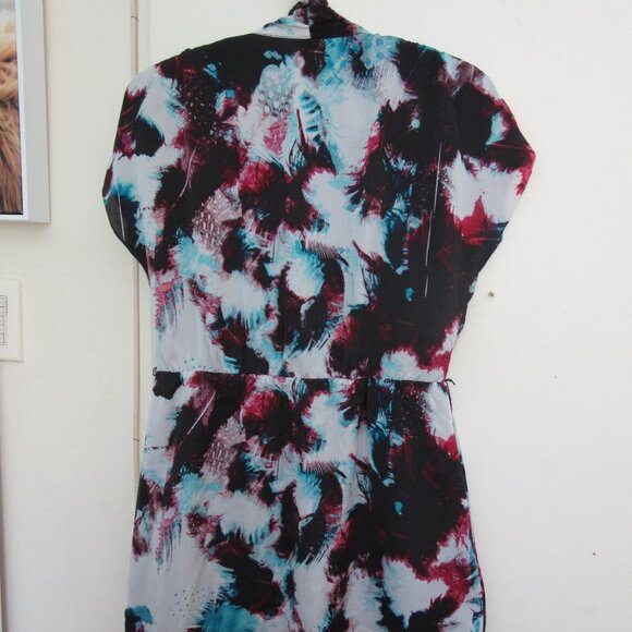 Kensie Faux Wrap Dress - Floral (White Black Red Blue) - Picture 4 of 9